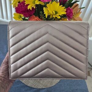 NEIMAN MARCUS Clutch Shimmery Taupe Chevron Quilted w Tassel NWOT   One Call Out